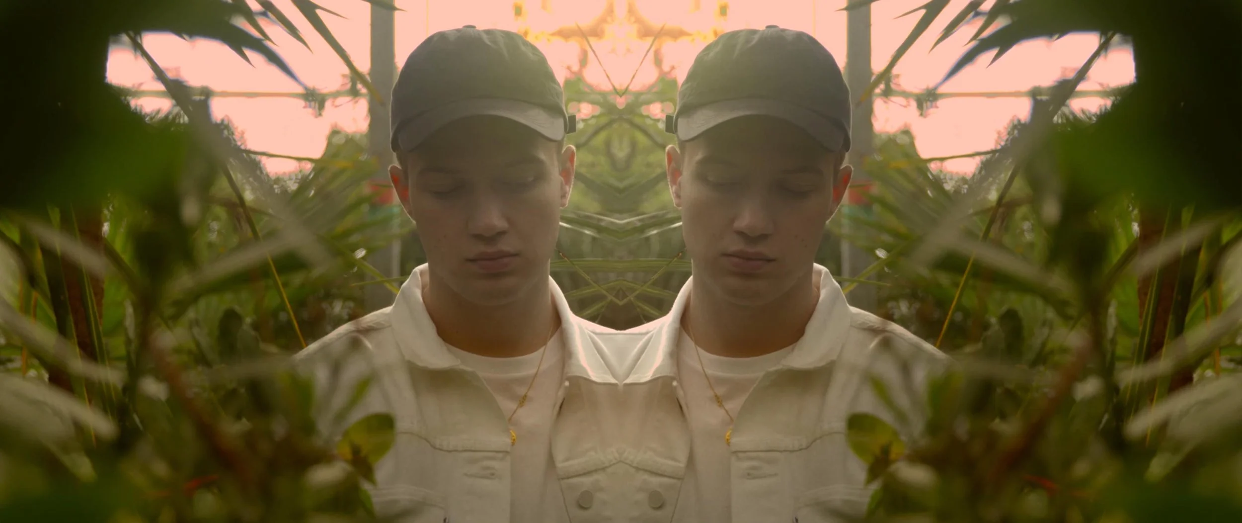 AKSGLÆDE - NÆSTE SOMMER — film still