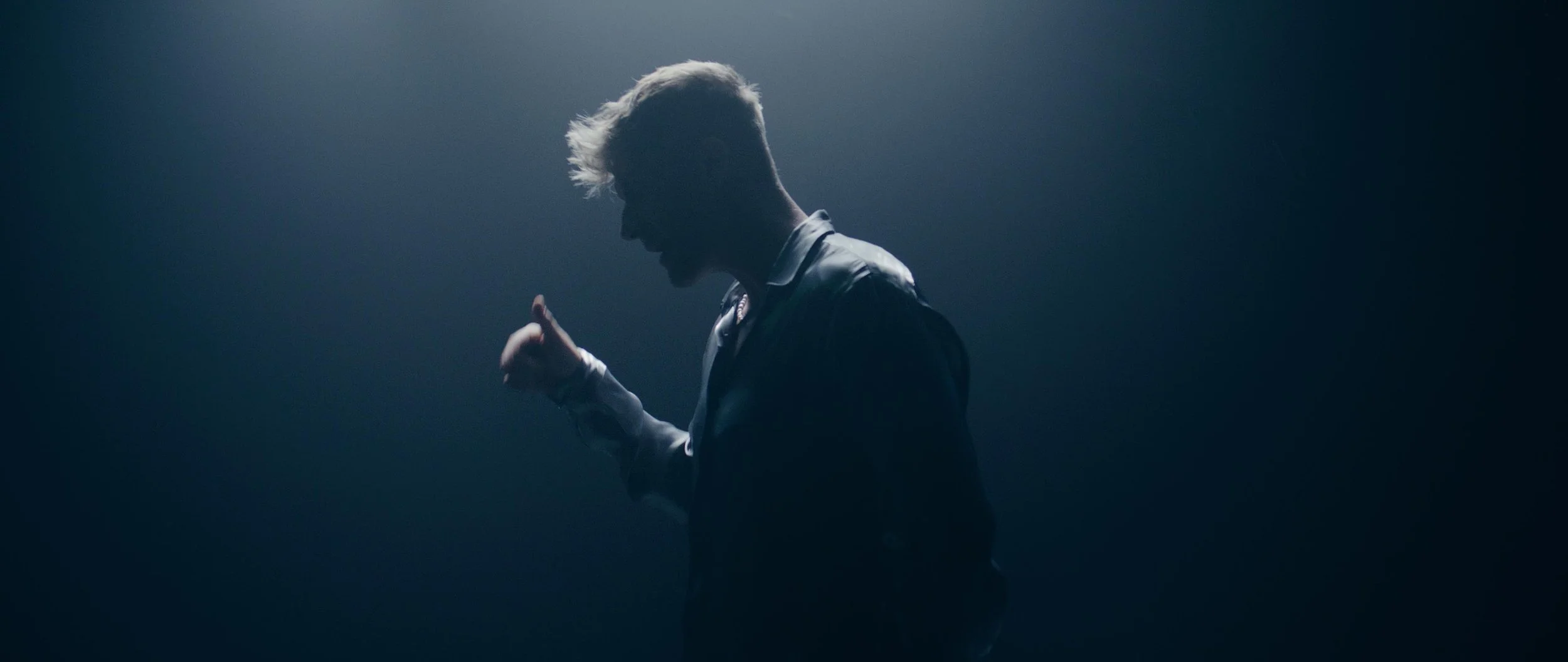 BRO - NÅR MØRKET FALDER PÅ — film still